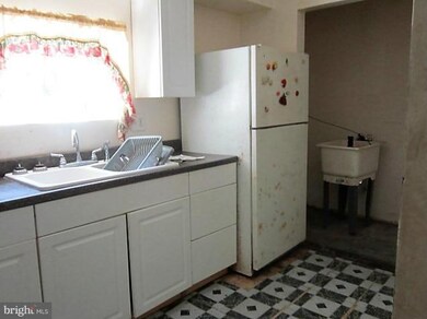 938 Puffenburger Ln, Hedgesville, WV 25427 - photo 6