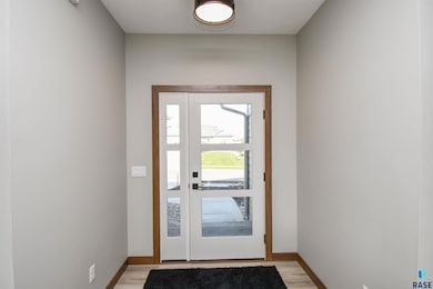 8421 E Spearfish Ct, Sioux Falls, SD 57110 - photo 2