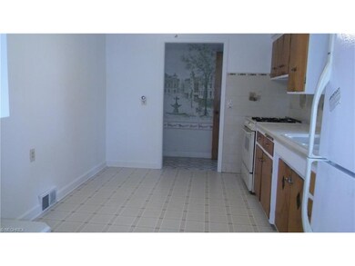 17614 Maple Heights Blvd, Maple Heights, OH 44137 - photo 6