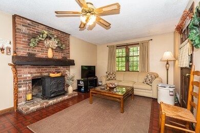 118 Horseshoe Rd, Dracut, MA 01826 - photo 3