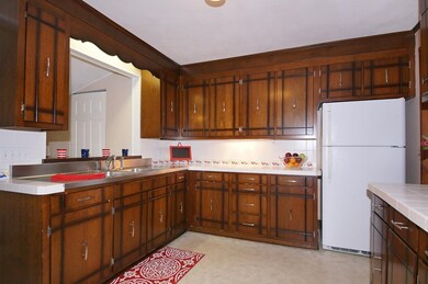 176 Massapoag Rd, Tyngsboro, MA 01879 - photo 7