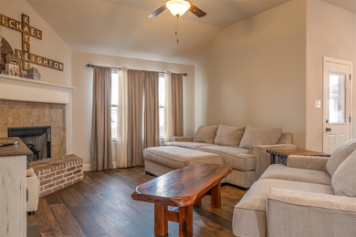 1912 Town Creek Cir, Weatherford, TX 76086 - photo 4