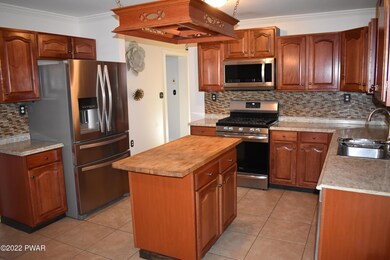 136 Lookout Dr, Lords Valley, PA 18428 - photo 6