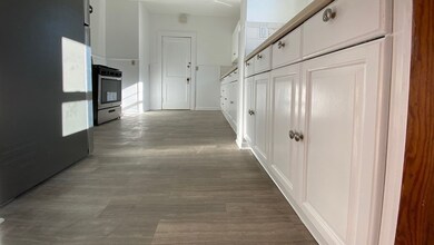 133 Redlands Rd unit 2, West Roxbury, MA 02132 - photo 3