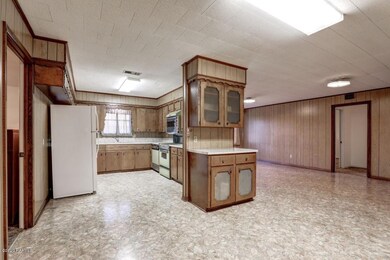 302 Kees Circle-6