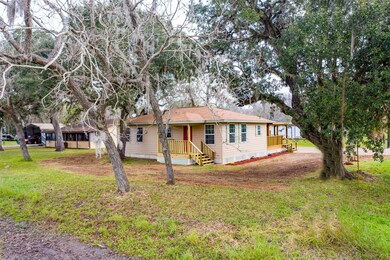 202 Avenue I, Brazoria, TX 77422 - photo 4