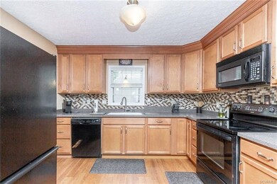 6002 Sara Kay Dr, North Chesterfield, VA 23237 - photo 6