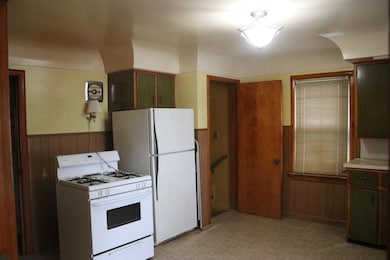 536 North Dr, Wyandotte, MI 48192 - photo 7