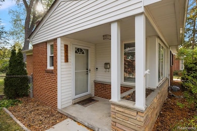 3069 Sylvan Dr, Royal Oak, MI 48073 - photo 3