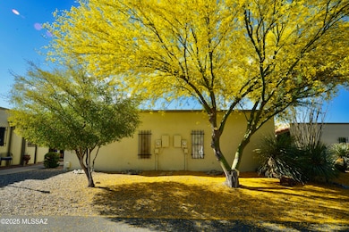 130 W Calle Del Ano, Green Valley, AZ 85614 - photo 2