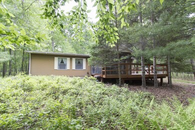 831 Redstart Ct, Lackawaxen Township, PA 18428 - photo 3