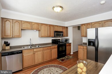 13428 Elevation Ln, Herndon, VA 20171 - photo 2