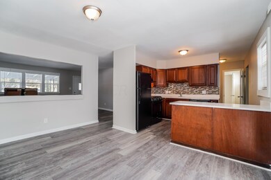 1597 S Hamilton Rd, Columbus, OH 43227 - photo 6