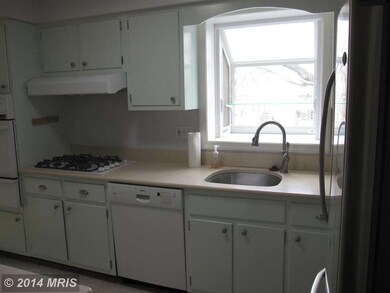 6704 Moly Dr, Falls Church, VA 22046 - photo 5