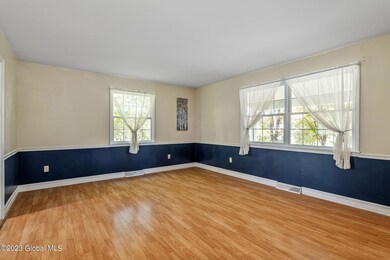 7-web-or-mls-113HiddenLn_07
