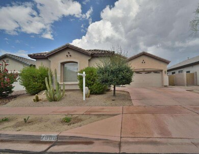 2906 W Sentinel Rock