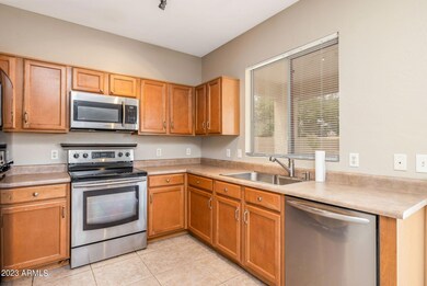 9-web-or-mls-1750 S Portland Ave, Gilber