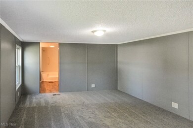 112 Raymond Dr, Geneva, OH 44041 - photo 7