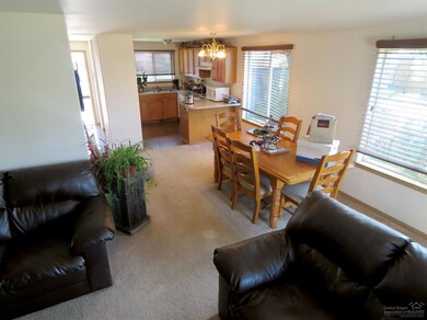 1127 SW 17th St, Redmond, OR 97756 - photo 7