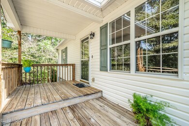 112 Farwell St--8