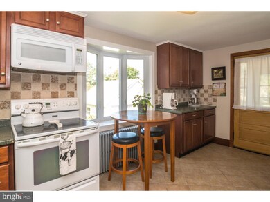 323 Union St, Doylestown, PA 18901 - photo 6