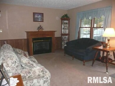 7 Sycamore Ln, Lincoln, IL 62656 - photo 2