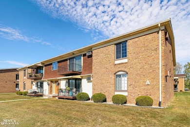 1900 River A7 Rd unit A7, Marysville, MI 48040 - photo 3