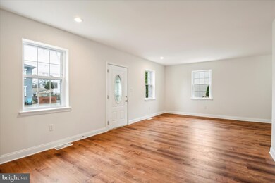 916 Clayton St, New Castle, DE 19720 - photo 2