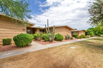10821 W Santa fe Dr, Sun City, AZ 85351 - photo 5