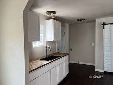 Kitchen/Laundry