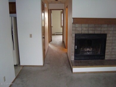 fireplace-hall DSC09203