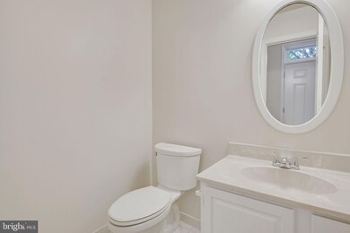 3754 Farmland Dr, Fairfax, VA 22033 - photo 7