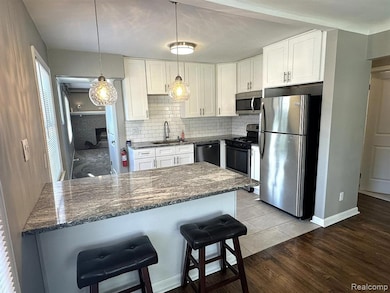 1136 18th St, Wyandotte, MI 48192 - photo 2