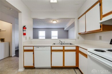 978 Irving Ave unit D24, Dayton, OH 45419 - photo 7