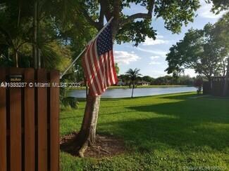 831 SW 118th Terrace, Davie, FL 33325 - photo 5