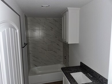 1077 Hereford Dr, Springtown, TX 76082 - photo 5