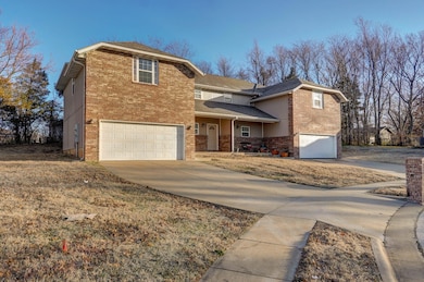 813 E Daniels-2