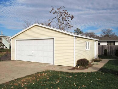 2+ Car Detached Garage