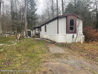 69 Robin Ln, Clifton Township, PA 18424 - photo 2