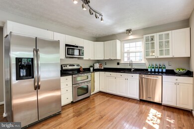 9460 Fens Hollow, Laurel, MD 20723 - photo 2