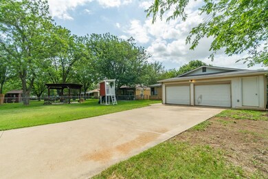 1014 Marengo St, Cleburne, TX 76033 - photo 5