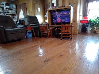 1507 Julia St living room
