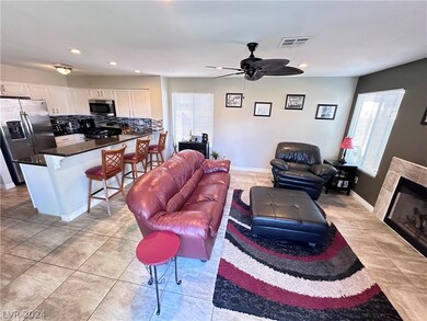 2728 Sattley Cir, Las Vegas, NV 89117 - photo 7