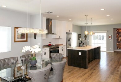 1237 E Almeria Rd, Phoenix, AZ 85006 - photo 4