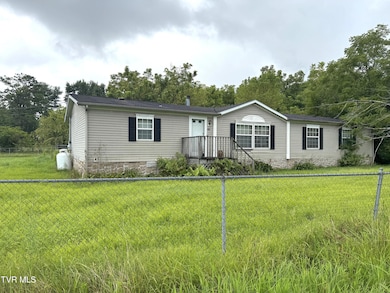 DOUBLEWIDE RIGHT FRONT CORNER