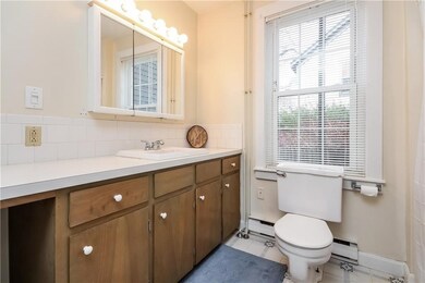 29 Poplar St unit 1, Newport, RI 02840 - photo 6