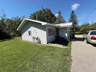 6120 Old 31 S, Charlevoix, MI 49720 - photo 5