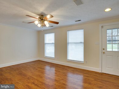 22360 Stablehouse Dr, Sterling, VA 20164 - photo 6