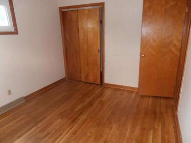 128 N 26th 025