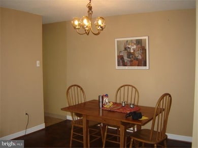 Radnor House unit 919, Bryn Mawr, PA 19010 - photo 4